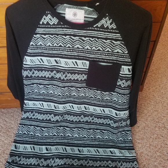 On The Byas tshirts - Picture 1 of 4